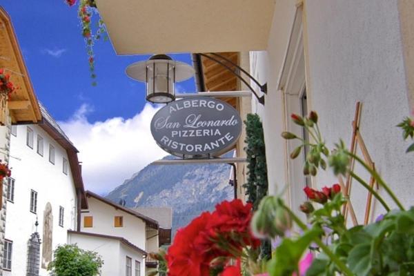 Hotel San Leonardo Badia  Exteriör bild