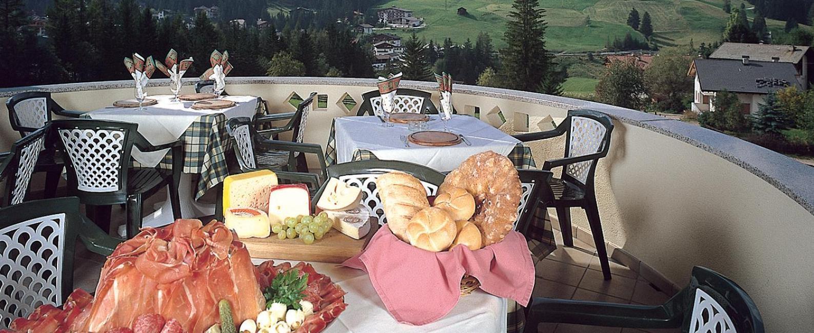 Hotel San Leonardo Badia  Exteriör bild